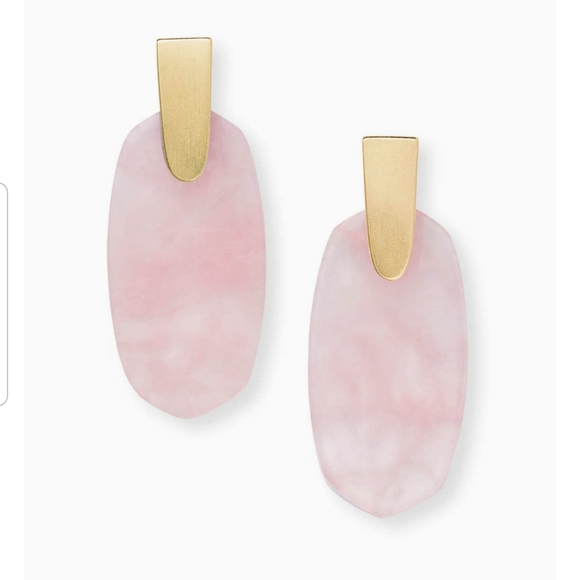 Kendra Scott Jewelry - Kendra Scott rose quartz drop earrings.